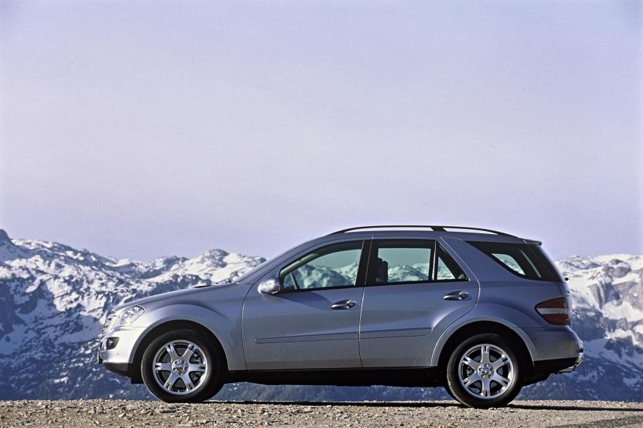 Mercedes-Benz ML-Class 2006 года  (фото 33 из 400)